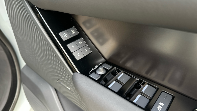 Land Rover Range Rover Velar 2.0 D200 MHEV Dynamic SE 5dr Auto Diesel Estate